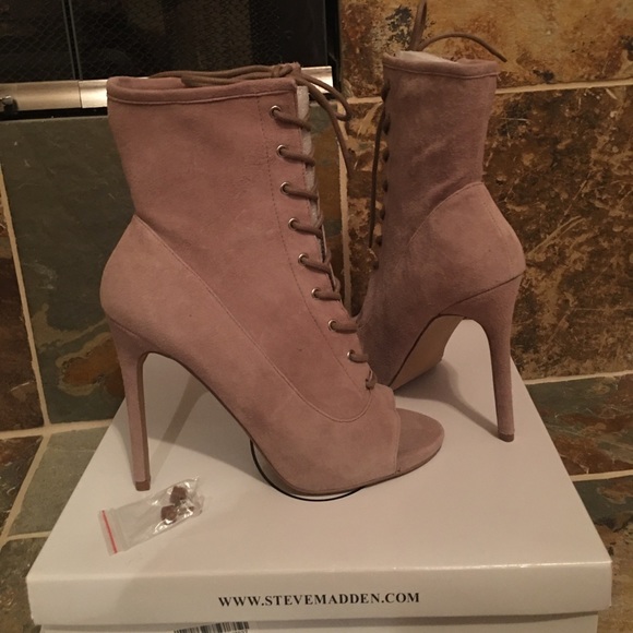 Steve Madden Shoes - Steve Madden Suede Lace up Booties